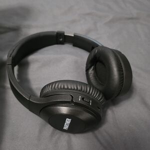 Black Wireless Headphones